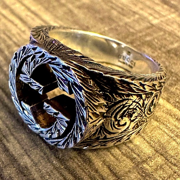 WOW POSHMARK - Authentic Gucci Sterling Silver GG Etched Ring - Picture 4 of 13